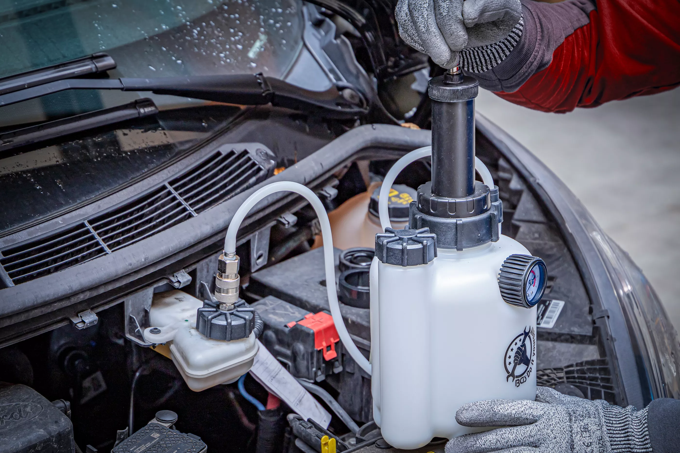 Sada pro odvzdušnění brzdového a spojkového systému, 2,5 l, BGS - B71049