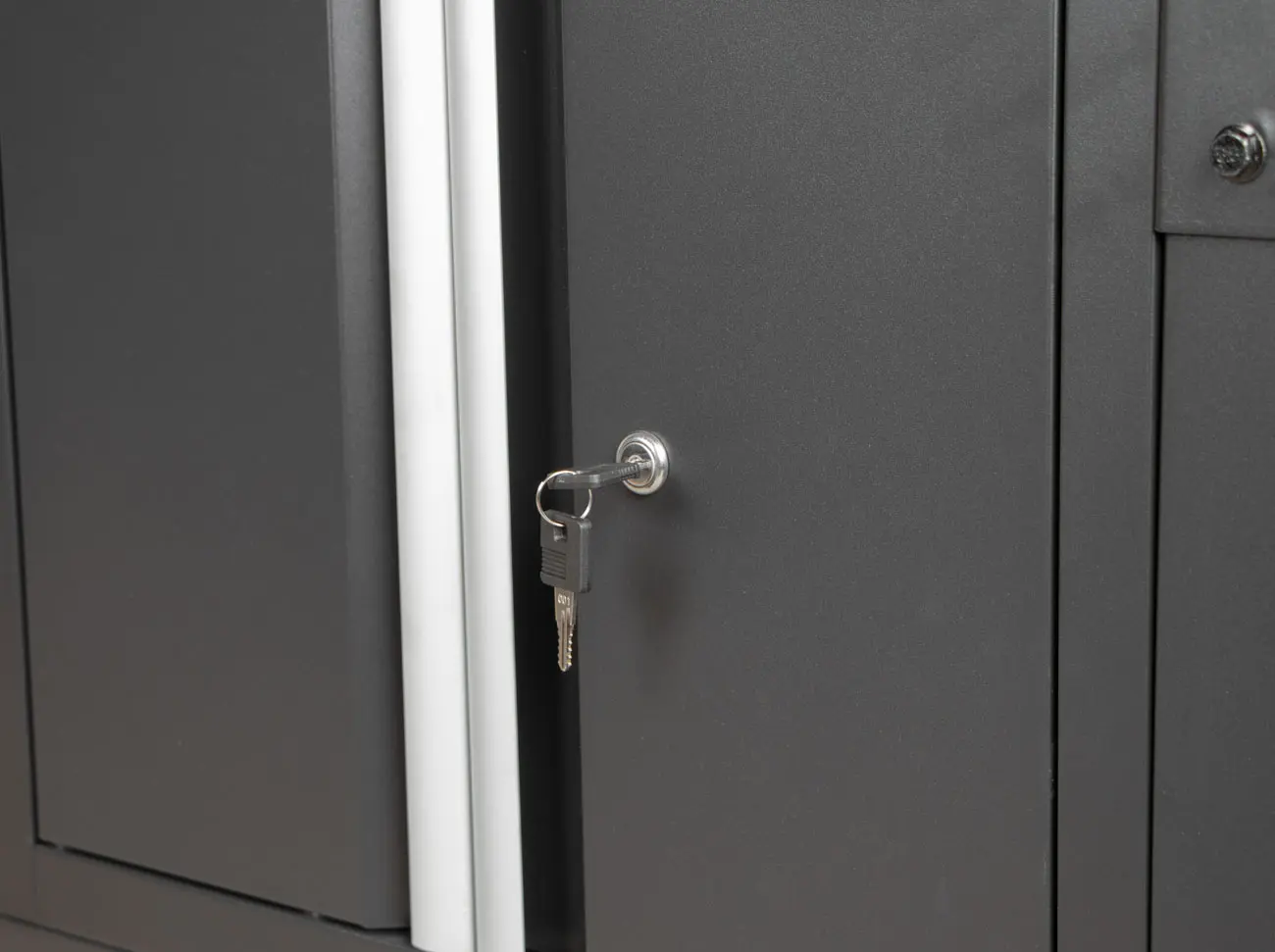 Dílenský stůl EXPERT s dřevěnou deskou, 3 zásuvky, skříňka - TSP6024BAL2